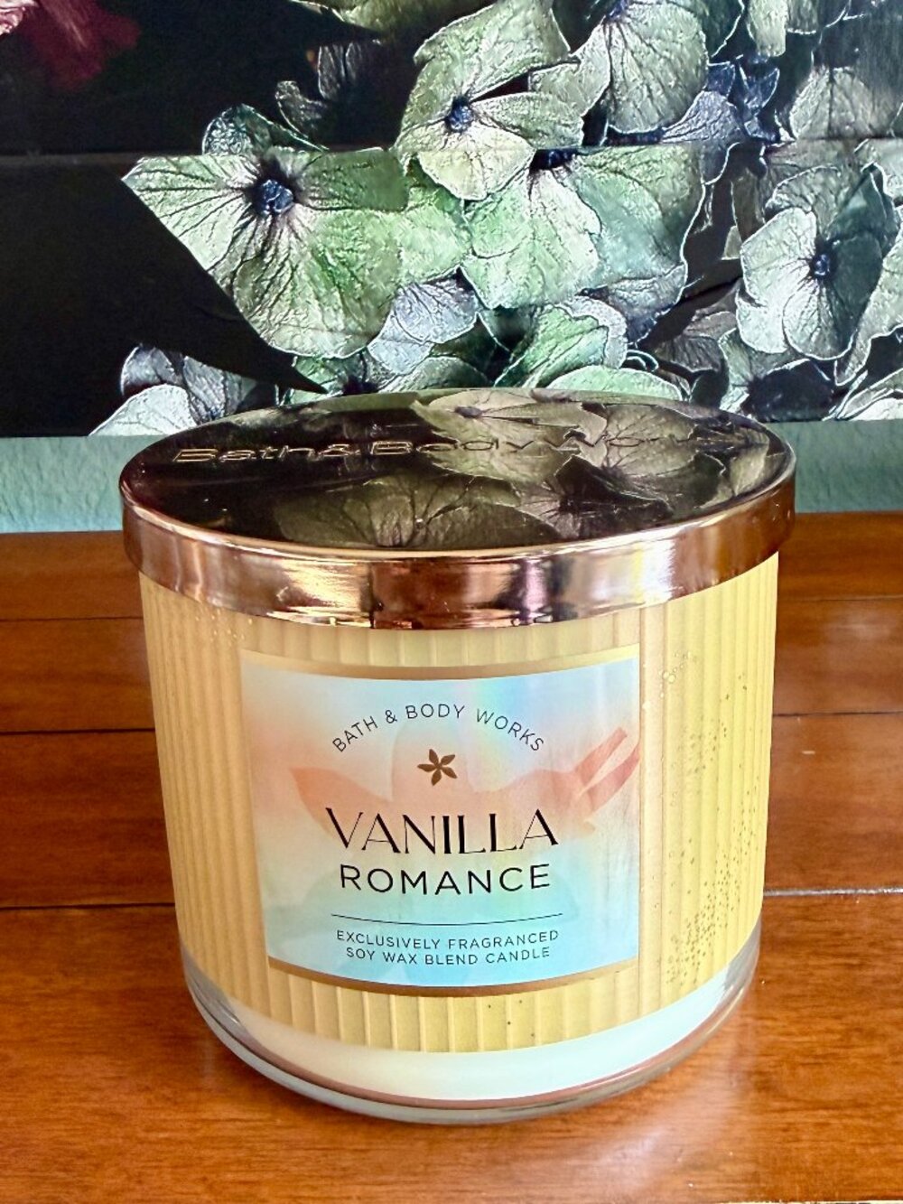 NEW VANILLA ROMANCE 3-Wick Candle Bath & Body Works